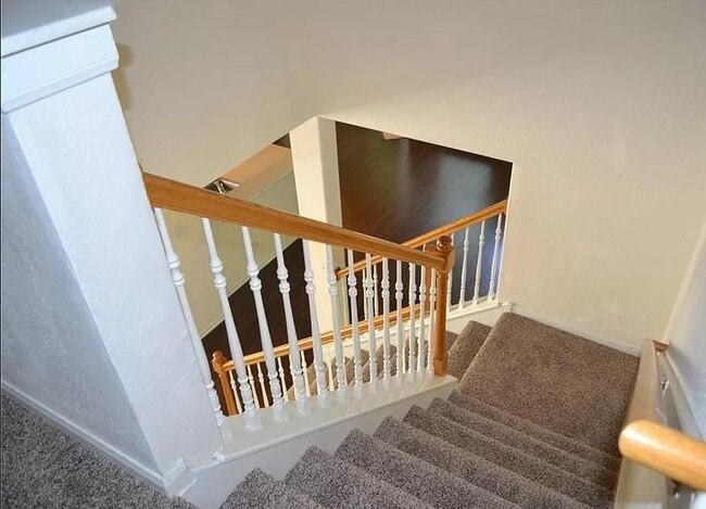 Building Photo - 2210 Equestrian Trail