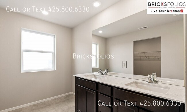 Building Photo - 1340 SW Pendleton Way