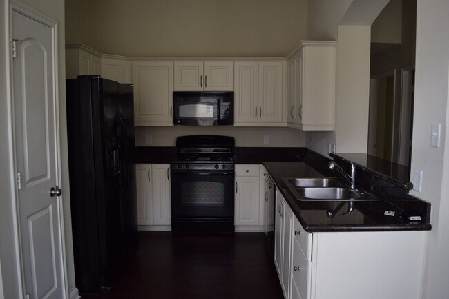 Building Photo - Stunning 3 Bed, 2 Bath in Creek Meadows!