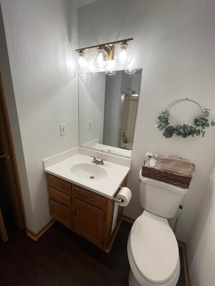 Building Photo - 5507 Fiesta Ln