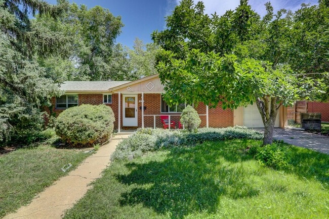 Building Photo - PRE-LEASE 4 BED 2 BATH – Updated Brick Home Near CU & Boulder Creek Path | Available August 2026