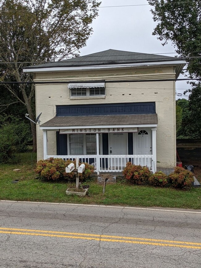 Building Photo - 2271 Mann Rd - Unit 2 | Upper-Level Unit