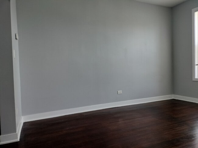 Building Photo - 1413 W 66th St