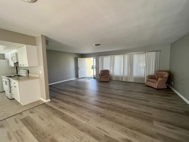 Building Photo - 4220 49th Ave S