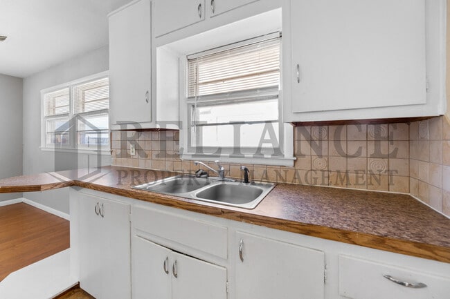 Building Photo - 542 S Marcilene Ter