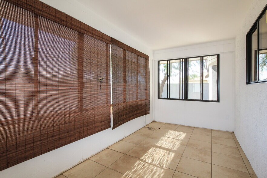 Building Photo - 17614 N 133rd Dr
