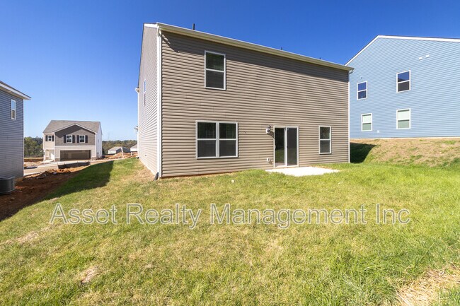 Building Photo - 2019 Southwood Cir
