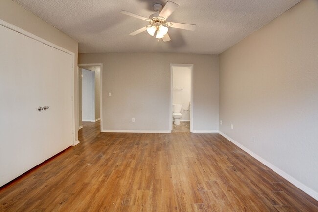 Building Photo - PETS NOT ALLOWED - Newly renovated duplex unit in the heart of midtown Tulsa
