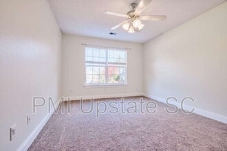 Building Photo - 140 Grove Point