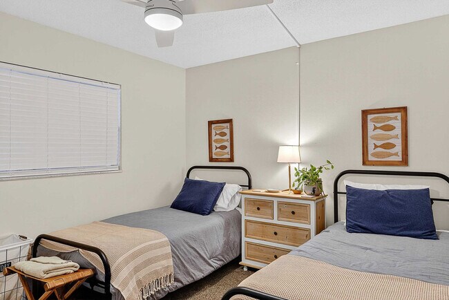 Building Photo - 153 Vista Hermosa Cir