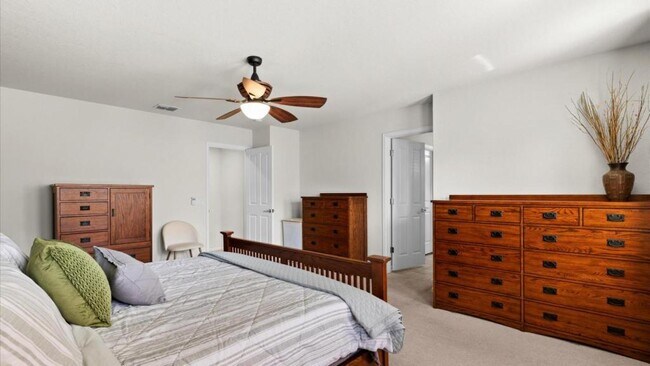 Building Photo - 600 Planters Pass