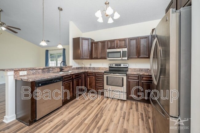 Building Photo - 170 Woodland Pk Lp