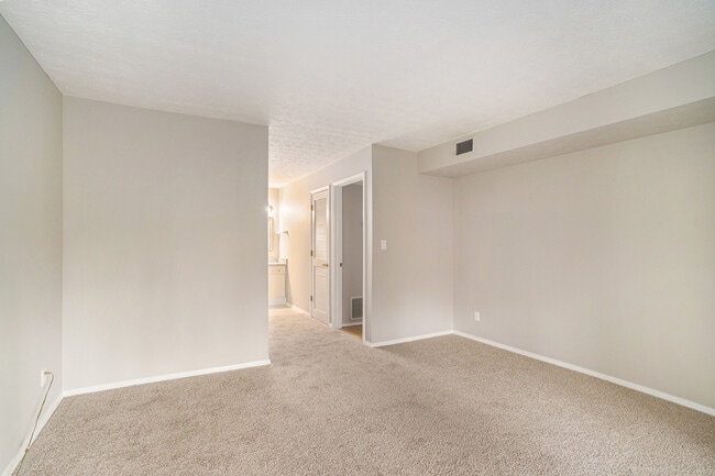 Building Photo - 1115 Summit N Dr