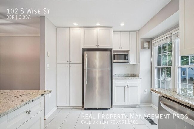 Building Photo - 102 S Wise St