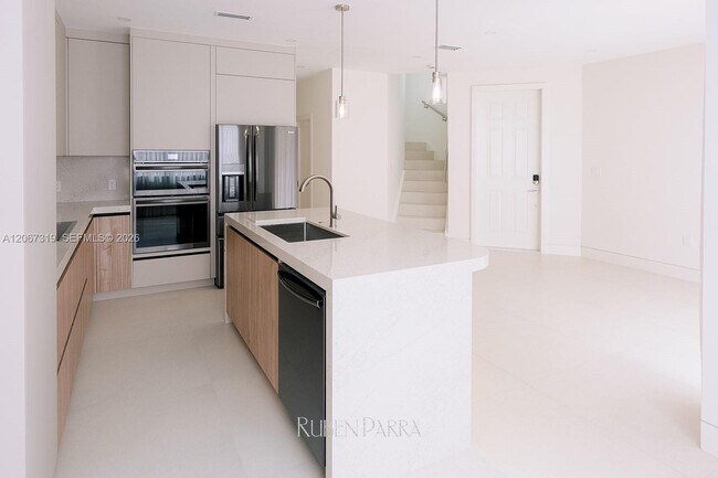 Building Photo - 8167 NW 108th Ct