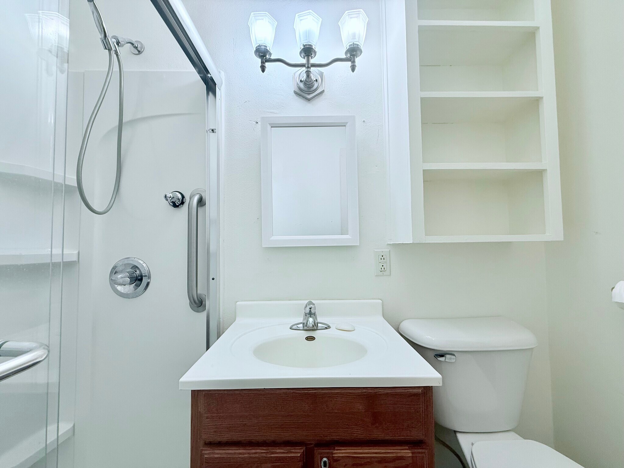 Bathroom - 310 N Division St