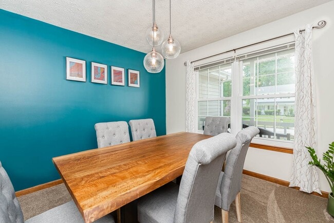 Building Photo - Beautiful Newport News Home