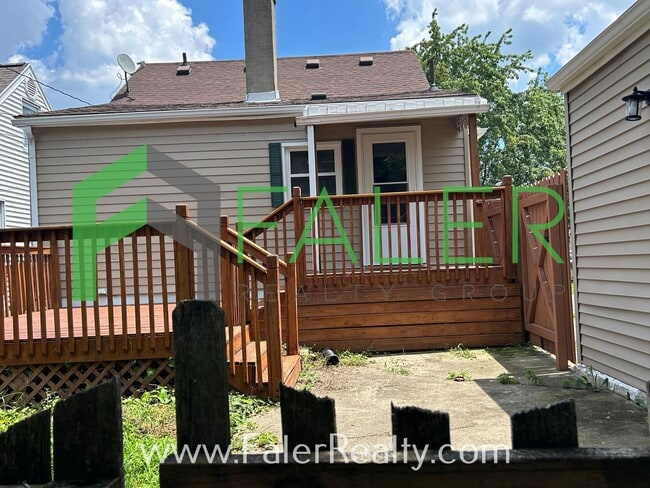 Building Photo - Charming Belmont Home!