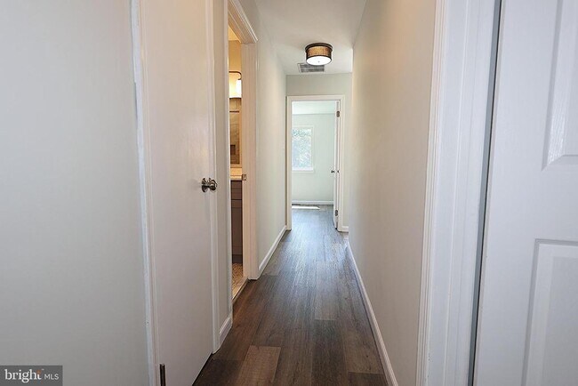 Building Photo - 49 5 Crown Royal Cir