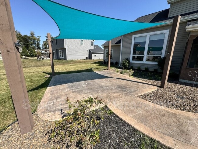 Building Photo - 1752 Woodlark Dr