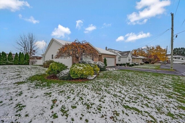 Building Photo - 11 Gilroy St