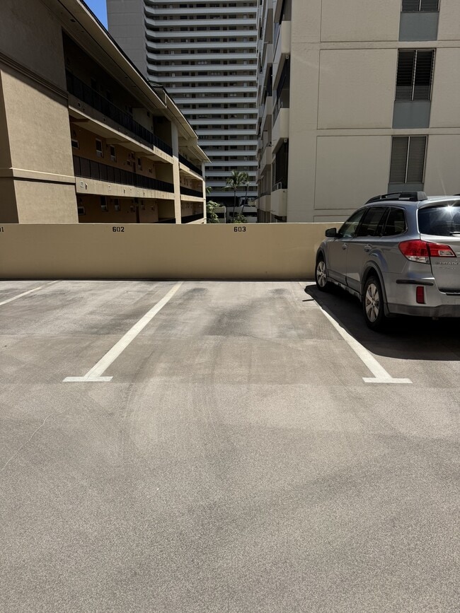 Building Photo - 2140 Kuhio Ave.