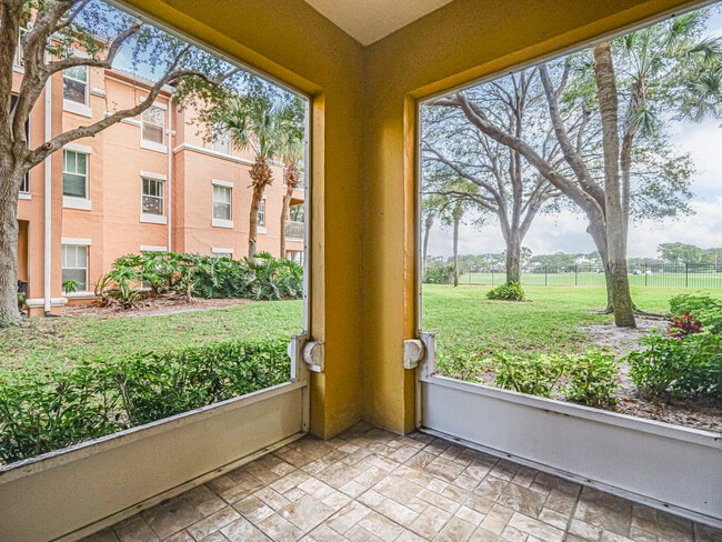 Building Photo - 5045 Fairways Cir