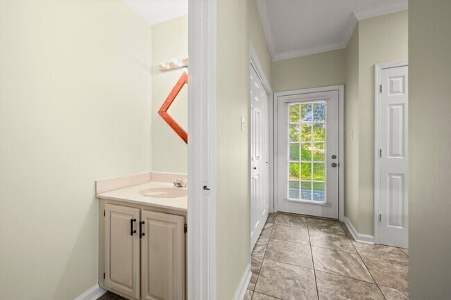 Building Photo - 5387 Rosedown Ct