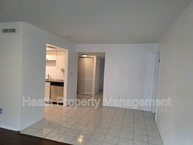 Building Photo - 605 N Keene Rd