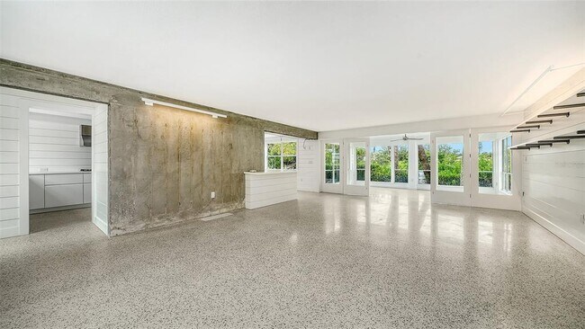 Building Photo - 7665 Sanderling Rd