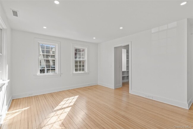 Building Photo - 26 Latimer Ln