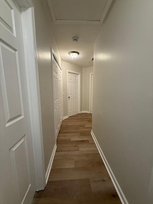 Building Photo - 328 Myrtle Ave