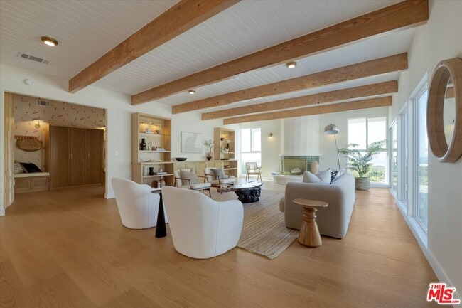 Building Photo - 211 Bellino Dr