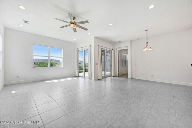 Building Photo - 2988 Pangea Cir