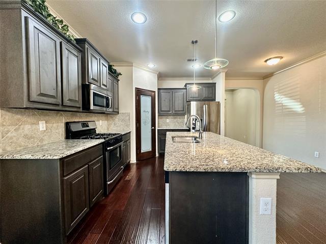 Building Photo - 5205 Glen Meadow Dr