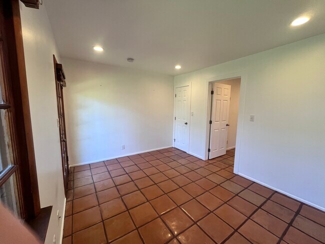 Building Photo - 507 Ashland Ave