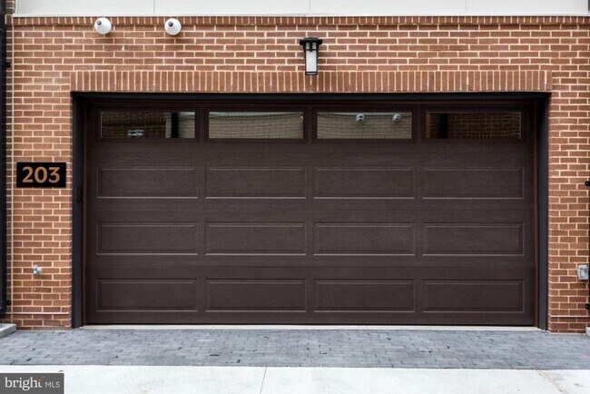 Building Photo - 203 Montgomery St