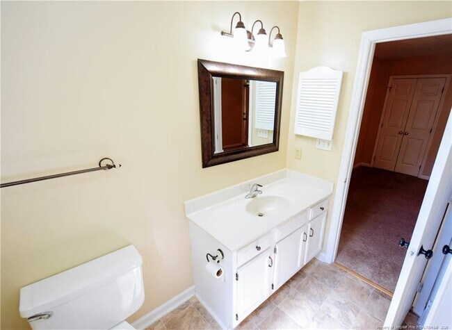Building Photo - 5050 Summer Ridge Rd