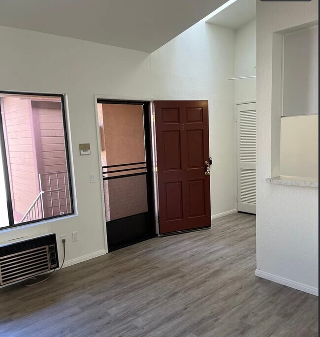 Inside of apartment - 4368 Marlborough Ave