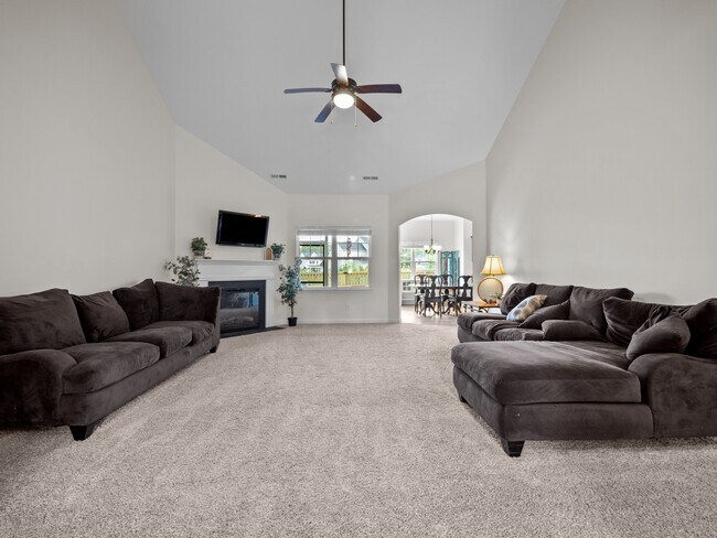 Building Photo - 251 Breakwater Dr