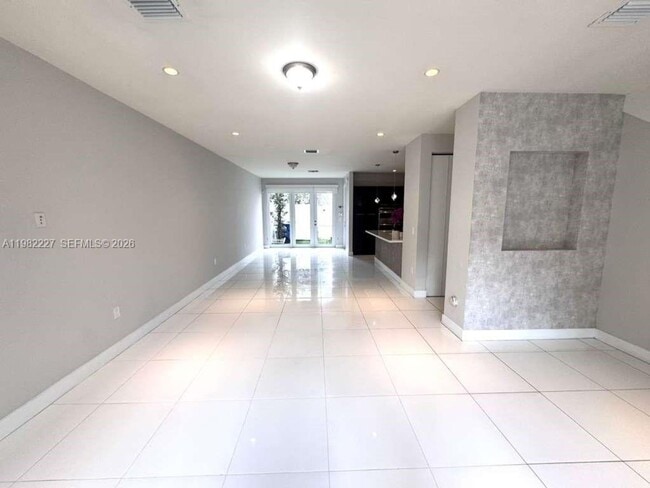 Building Photo - 6458 NW 103rd Psge