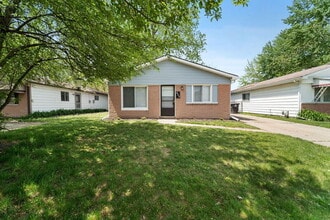 Building Photo - 422 Farmington Rd