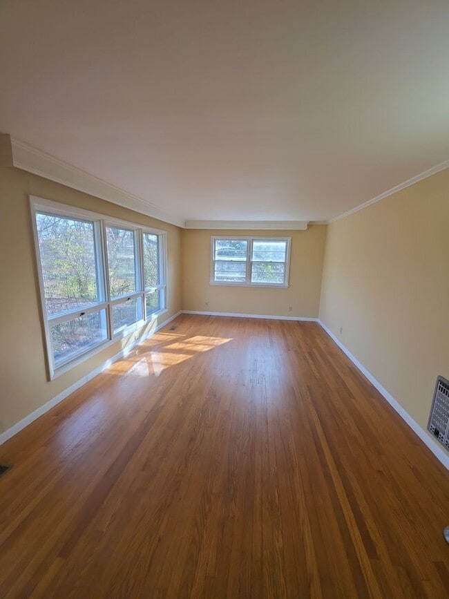 Building Photo - 3-Bedroom Home with Garage and Spacious Yard in Cookeville