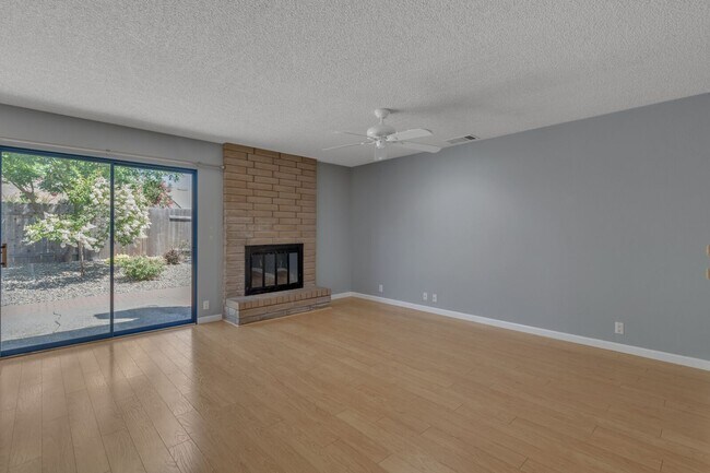 Building Photo - 115 Guaymas Pl