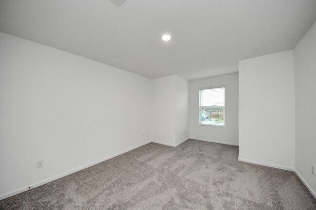 Building Photo - 3073 Fantasy Ter Dr