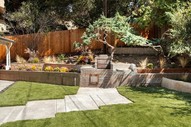 Building Photo - 4935 Cervato Way