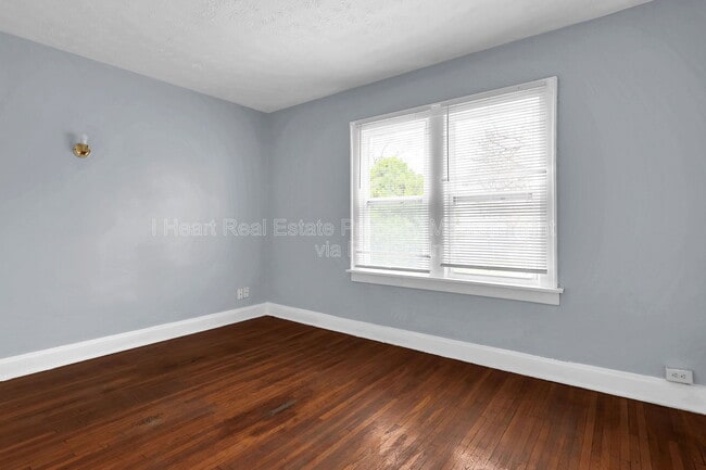 Building Photo - 1026 Ellsworth Ave