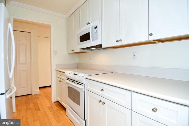 Building Photo - 2501 Calvert St NW