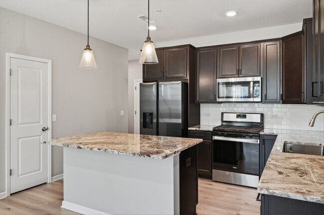 Building Photo - Anoka Detached Townhome