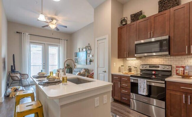 Building Photo - 2 bedroom in Houston TX 77009